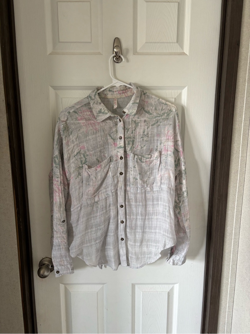 Free People White Floral Casual Button-Down Shirt with Pink & Green